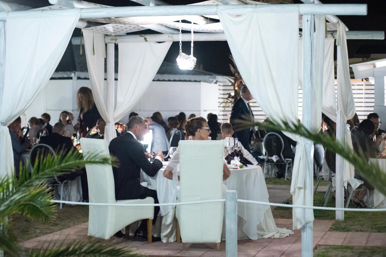 Torquemada Beach Club Margherita Di Savoia Exterior photo