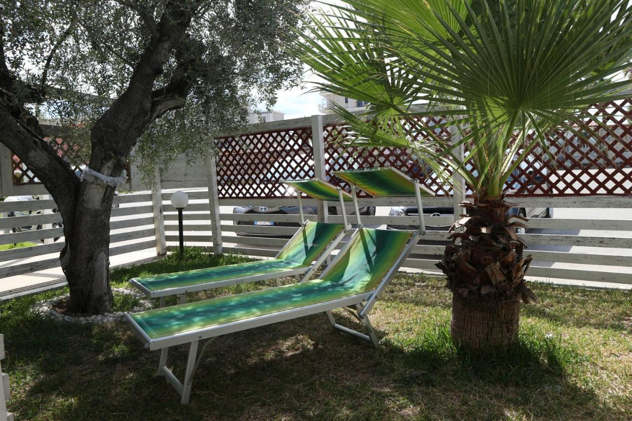 Torquemada Beach Club Margherita Di Savoia Exterior photo