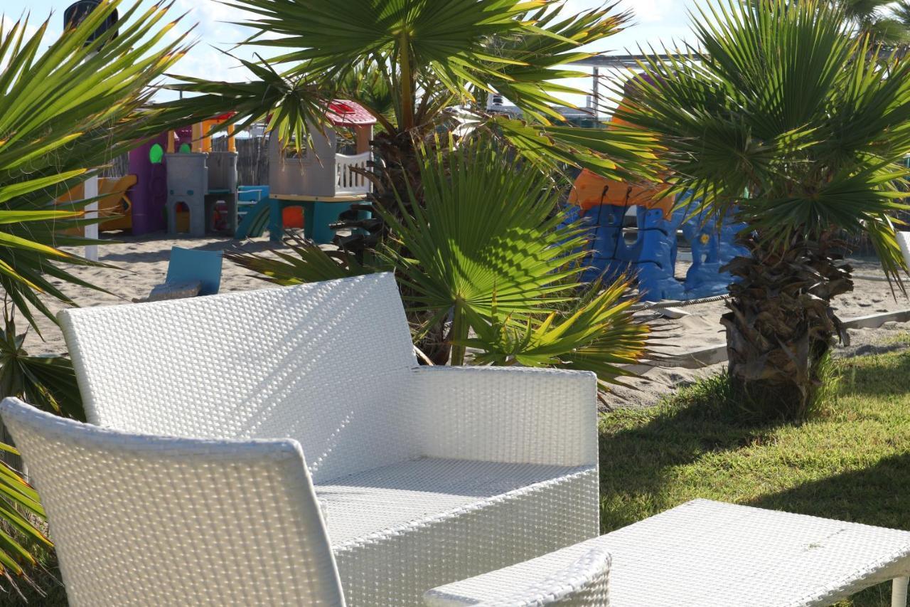 Torquemada Beach Club Margherita Di Savoia Exterior photo