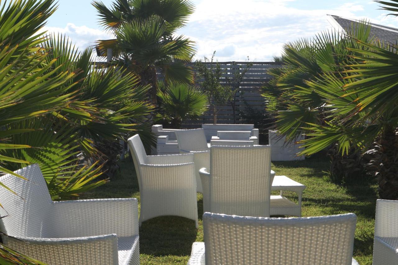Torquemada Beach Club Margherita Di Savoia Exterior photo